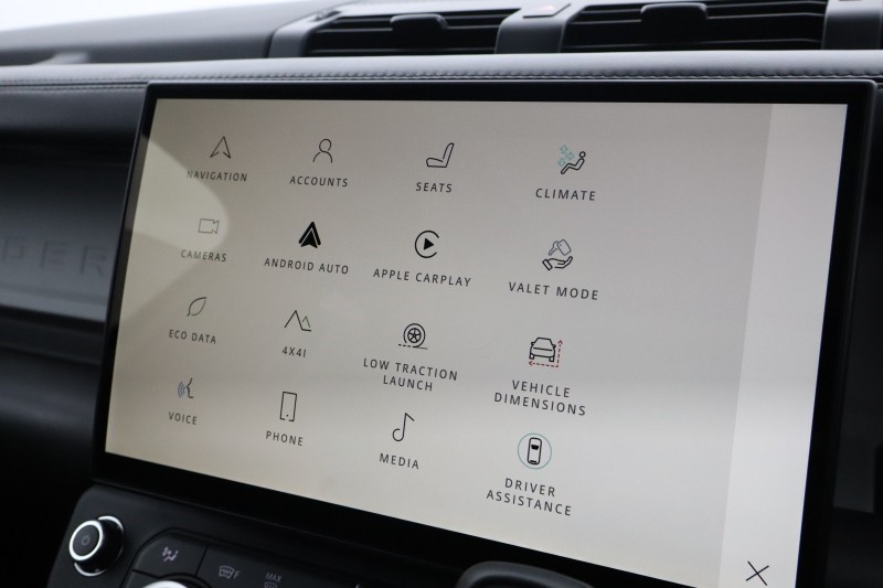 2025 (75) LAND ROVER DEFENDER 3.0 D350 X-Dynamic HSE 110 5dr Auto 5248686