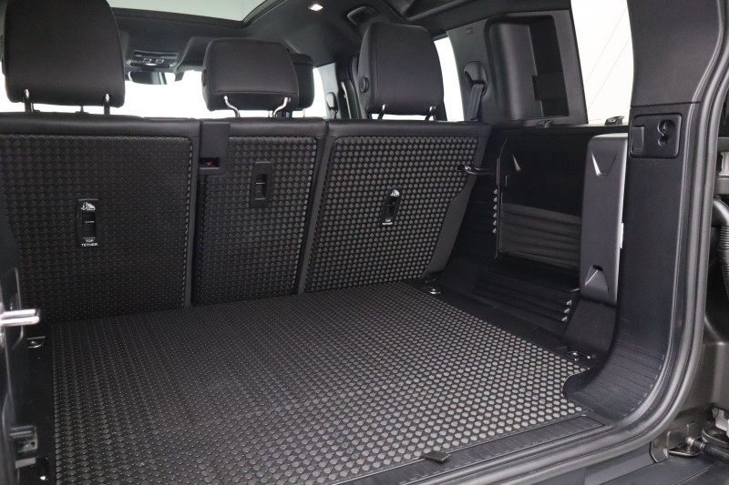 2025 (75) LAND ROVER DEFENDER 3.0 D350 X-Dynamic HSE 110 5dr Auto 5248660