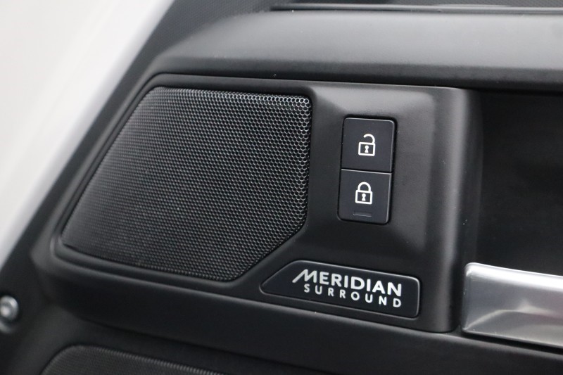 2025 (75) LAND ROVER DEFENDER 3.0 D350 X-Dynamic HSE 110 5dr Auto 5248647