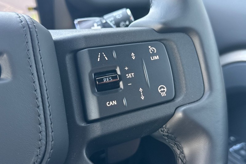 2026 (26) LAND ROVER DEFENDER 4.4 P635 Octa 110 5dr Auto 5268301