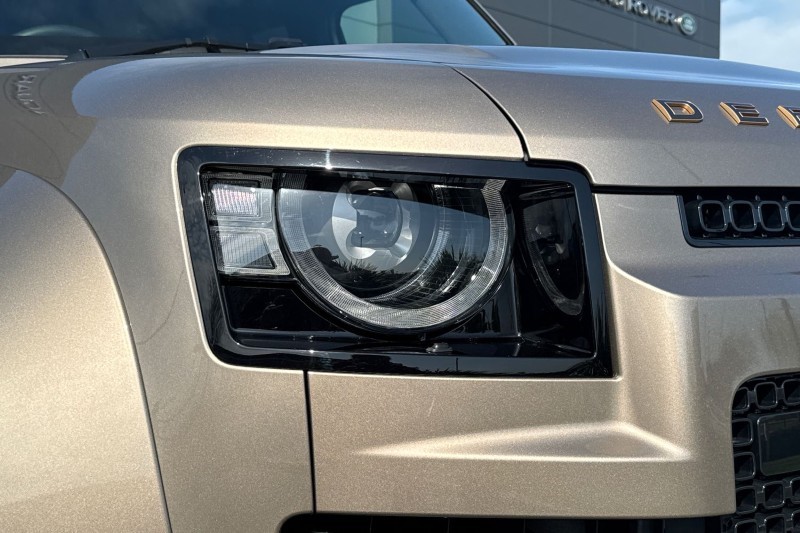 2026 (26) LAND ROVER DEFENDER 4.4 P635 Octa 110 5dr Auto 5268288