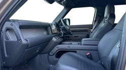 2026 (26) LAND ROVER DEFENDER 4.4 P635 Octa 110 5dr Auto 5268274