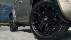 2026 (26) LAND ROVER DEFENDER 4.4 P635 Octa 110 5dr Auto 5268318