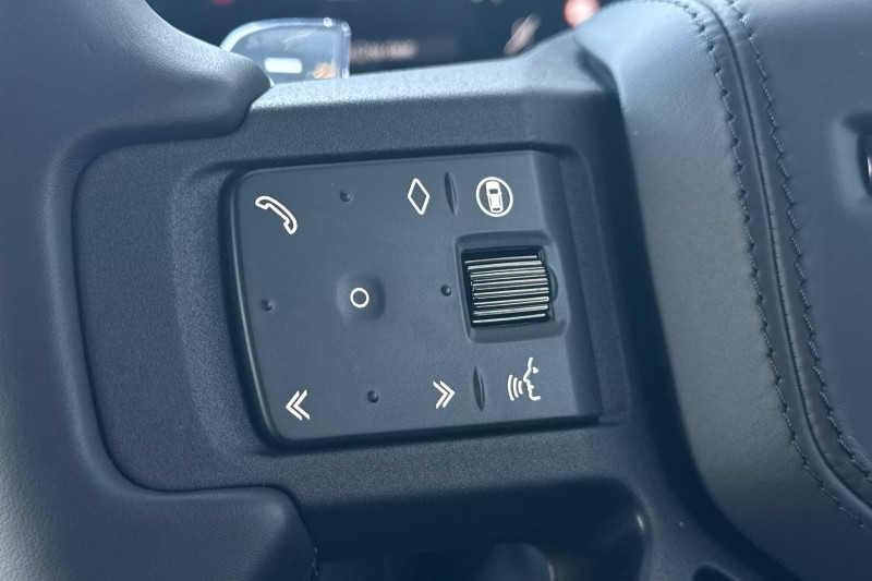 2026 (26) LAND ROVER DEFENDER 4.4 P635 Octa 110 5dr Auto 5268300