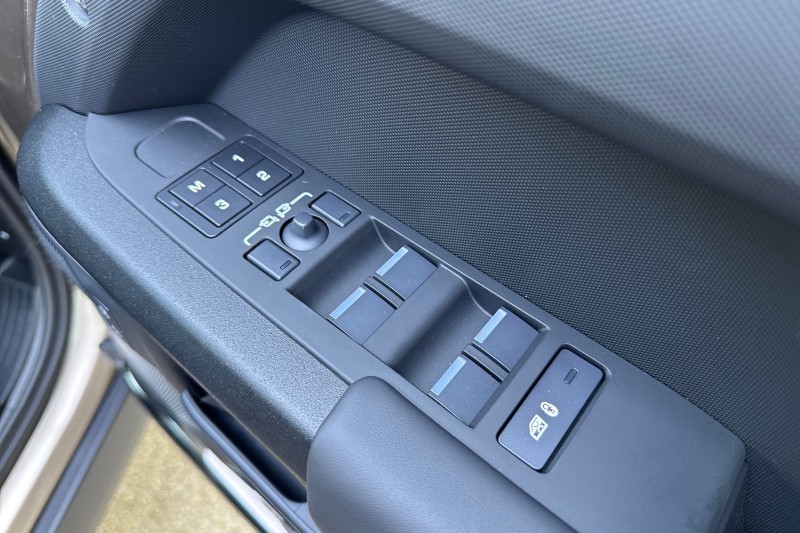 2026 (26) LAND ROVER DEFENDER 4.4 P635 Octa 110 5dr Auto 5268295