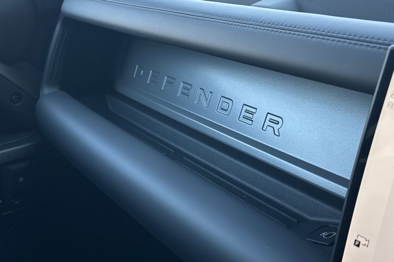 2026 (26) LAND ROVER DEFENDER 4.4 P635 Octa 110 5dr Auto 5268331