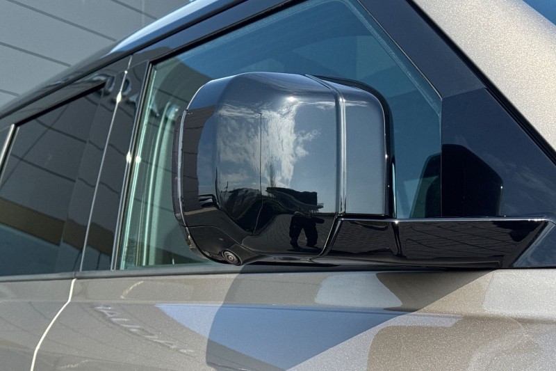 2026 (26) LAND ROVER DEFENDER 4.4 P635 Octa 110 5dr Auto 5268324