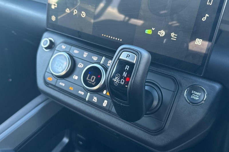 2026 (26) LAND ROVER DEFENDER 3.0 D250 X-Dynamic HSE 110 5dr Auto 5797527