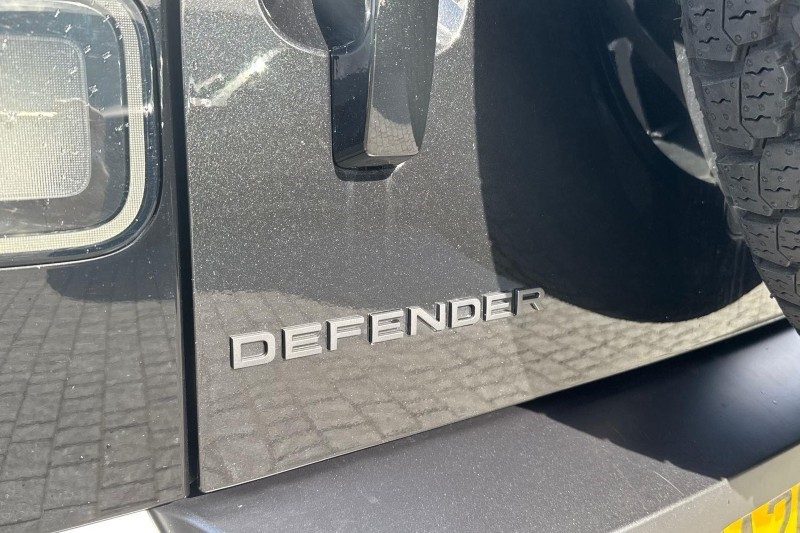 2026 (26) LAND ROVER DEFENDER 3.0 D250 X-Dynamic HSE 110 5dr Auto 5797557