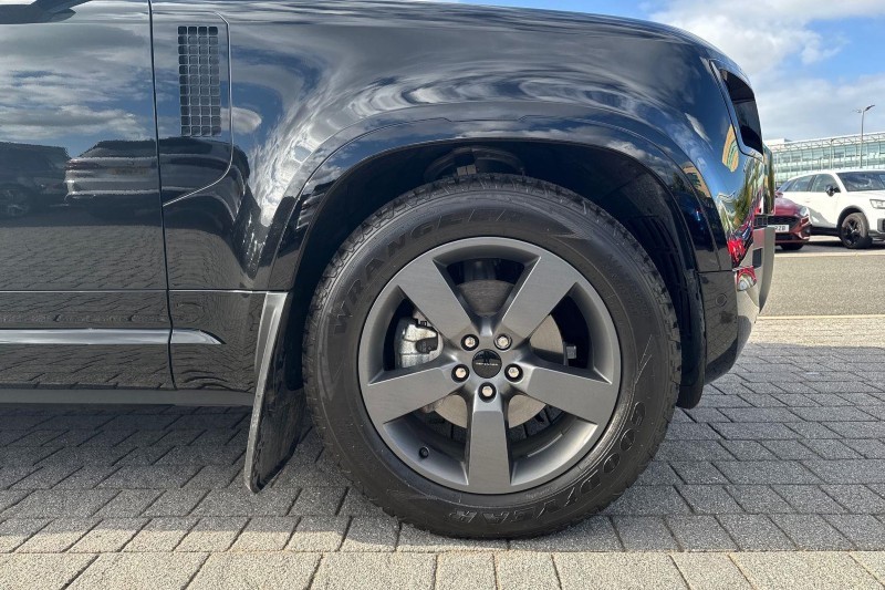 2026 (26) LAND ROVER DEFENDER 3.0 D250 X-Dynamic HSE 110 5dr Auto 5797522