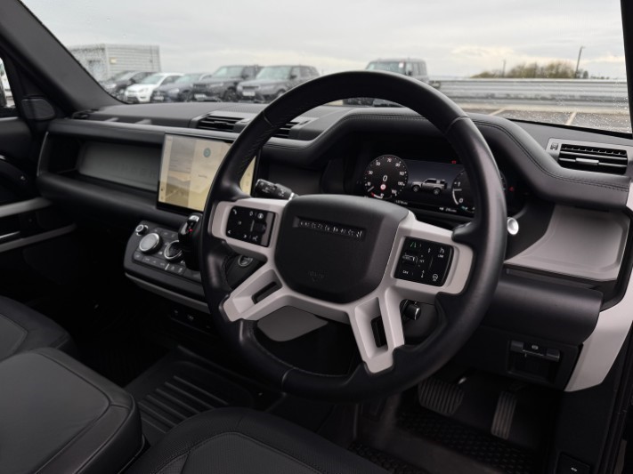 2024 (73) LAND ROVER COMMERCIAL DEFENDER 3.0 D300 Hard Top X-Dynamic HSE Auto [3 Seat] 5296091