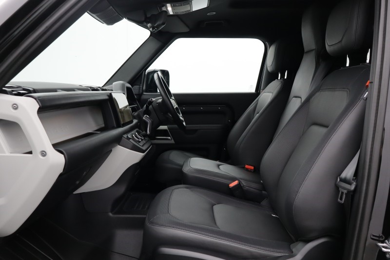 2024 (73) LAND ROVER COMMERCIAL DEFENDER 3.0 D300 Hard Top X-Dynamic HSE Auto [3 Seat] 5295791