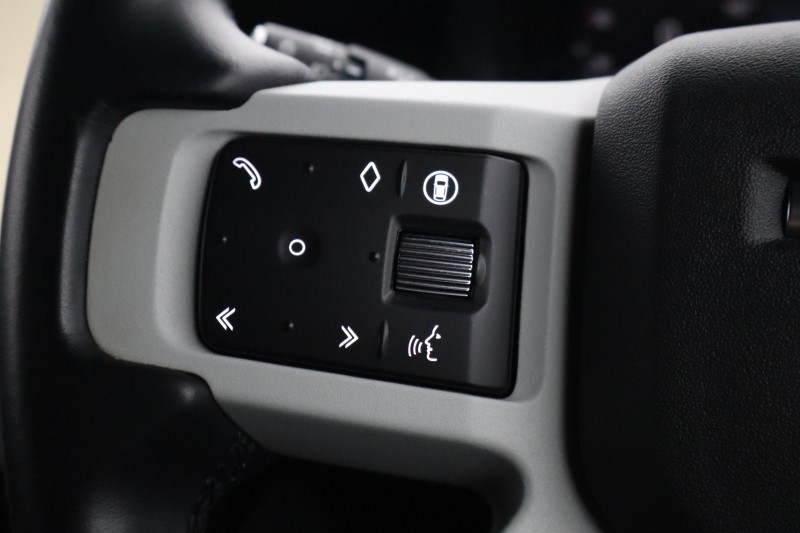 2024 (73) LAND ROVER COMMERCIAL DEFENDER 3.0 D300 Hard Top X-Dynamic HSE Auto [3 Seat] 5295826