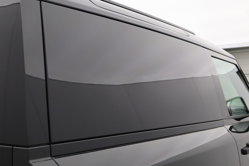 2024 (73) LAND ROVER COMMERCIAL DEFENDER 3.0 D300 Hard Top X-Dynamic HSE Auto [3 Seat] 5295812