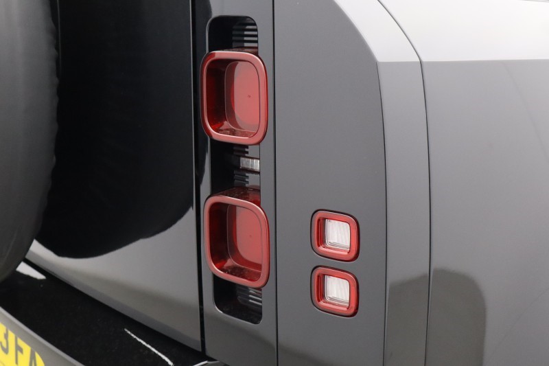2024 (73) LAND ROVER COMMERCIAL DEFENDER 3.0 D300 Hard Top X-Dynamic HSE Auto [3 Seat] 5295811
