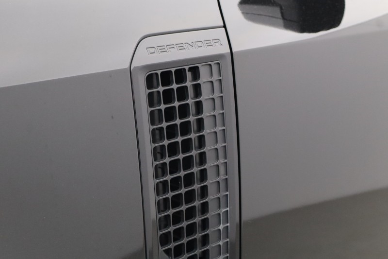 2024 (73) LAND ROVER COMMERCIAL DEFENDER 3.0 D300 Hard Top X-Dynamic HSE Auto [3 Seat] 5295794