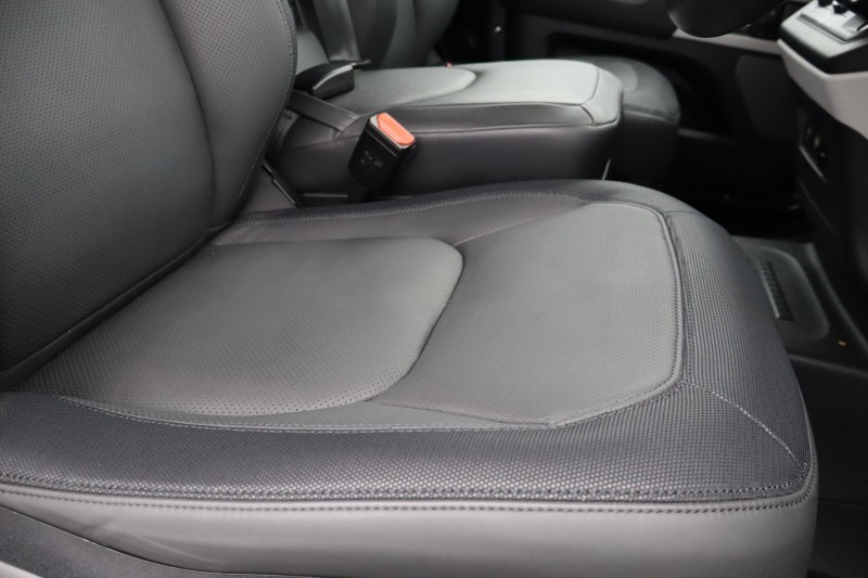 2024 (73) LAND ROVER COMMERCIAL DEFENDER 3.0 D300 Hard Top X-Dynamic HSE Auto [3 Seat] 5295803