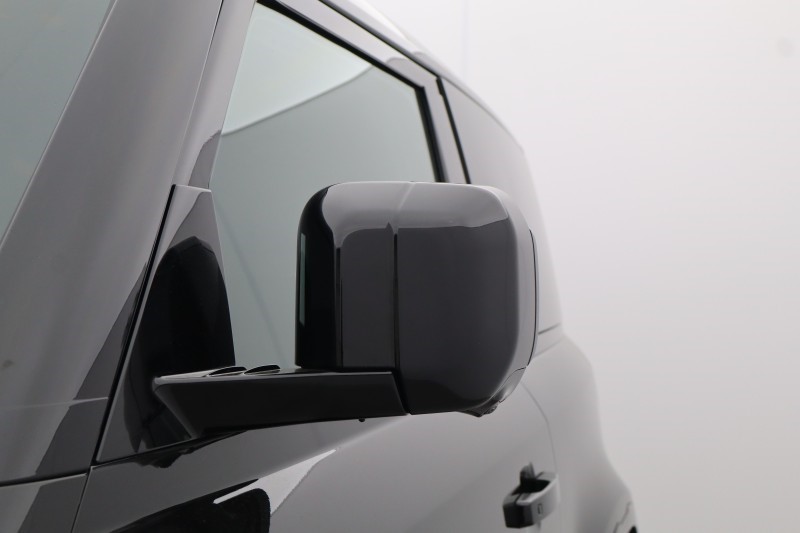 2024 (73) LAND ROVER COMMERCIAL DEFENDER 3.0 D300 Hard Top X-Dynamic HSE Auto [3 Seat] 5295793