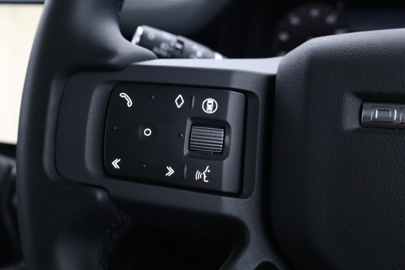 2024 (24) LAND ROVER DEFENDER 3.0 D250 X-Dynamic HSE 90 3dr Auto 5293008