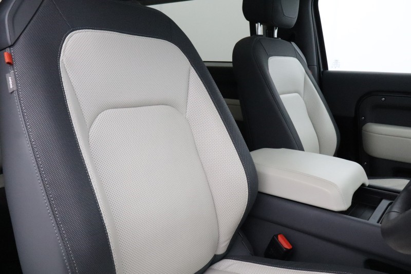 2024 (24) LAND ROVER DEFENDER 3.0 D250 X-Dynamic HSE 90 3dr Auto 5292992