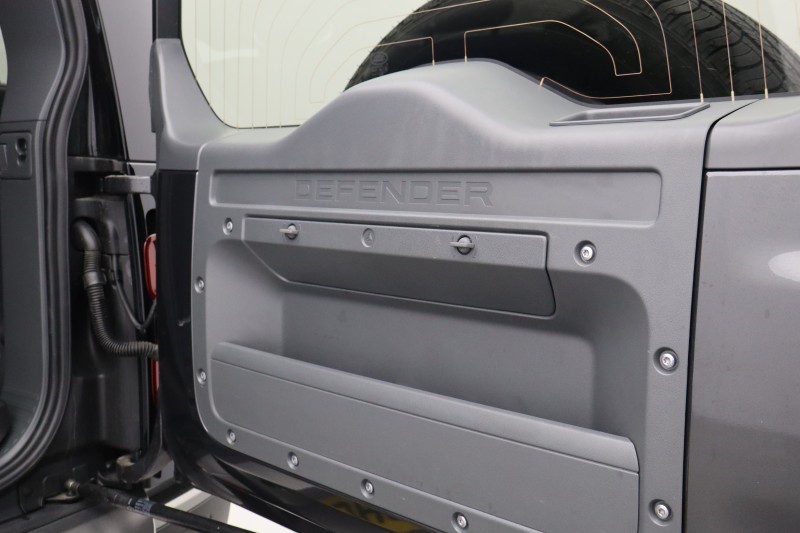 2024 (24) LAND ROVER DEFENDER 3.0 D250 X-Dynamic HSE 90 3dr Auto 5292982
