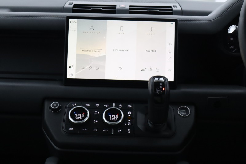 2024 (24) LAND ROVER DEFENDER 3.0 D250 X-Dynamic HSE 90 3dr Auto 5292996