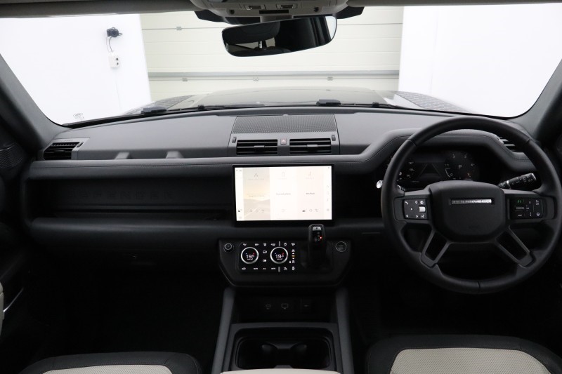 2024 (24) LAND ROVER DEFENDER 3.0 D250 X-Dynamic HSE 90 3dr Auto 5293002