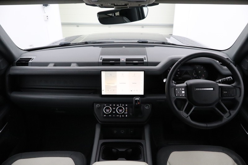2024 (24) LAND ROVER DEFENDER 3.0 D250 X-Dynamic HSE 90 3dr Auto 5293004
