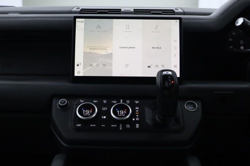 2024 (24) LAND ROVER DEFENDER 3.0 D250 X-Dynamic HSE 90 3dr Auto 5292997