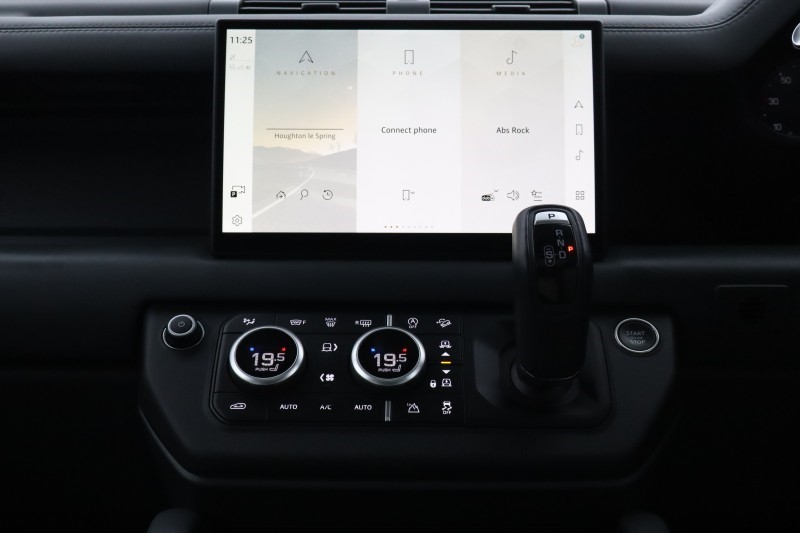 2024 (24) LAND ROVER DEFENDER 3.0 D250 X-Dynamic HSE 90 3dr Auto 5292999