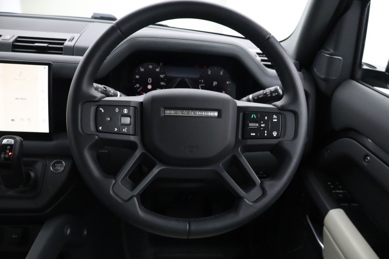 2024 (24) LAND ROVER DEFENDER 3.0 D250 X-Dynamic HSE 90 3dr Auto 5293006