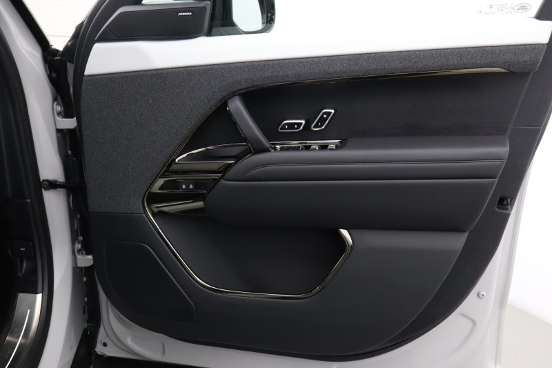 2025 (25) LAND ROVER RANGE ROVER SPORT 3.0 P460e Dynamic SE 5dr Auto 5307184