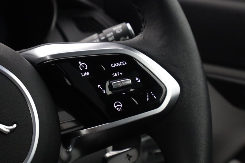 2024 (24) JAGUAR E-PACE 2.0 D200 R-Dynamic SE Black 5dr Auto 5328205