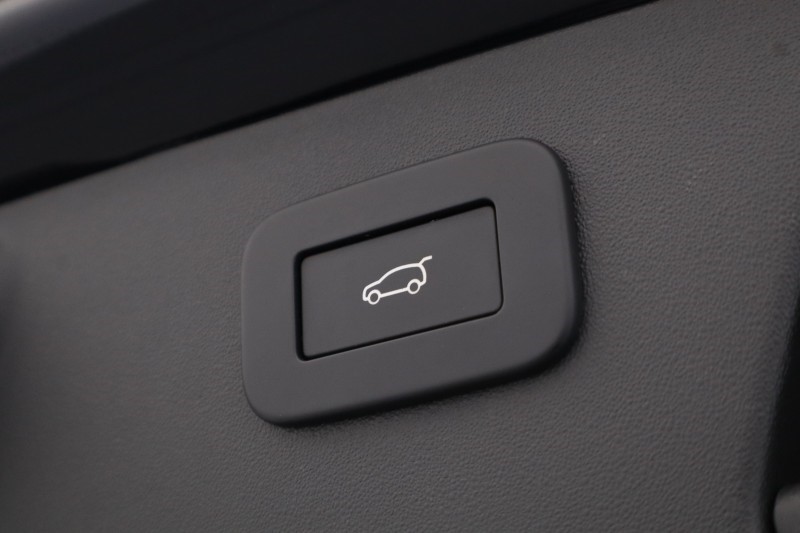 2024 (24) JAGUAR E-PACE 2.0 D200 R-Dynamic SE Black 5dr Auto 5328309