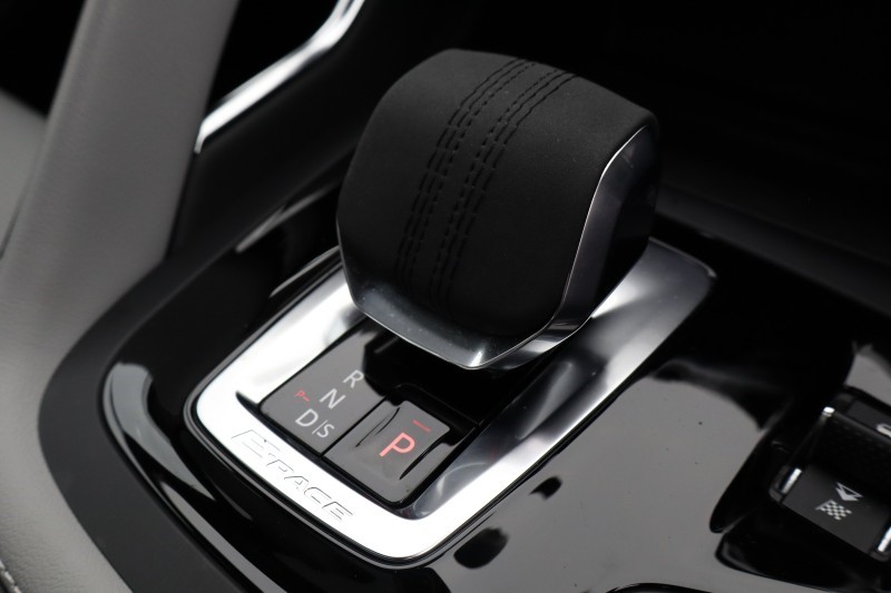 2024 (24) JAGUAR E-PACE 2.0 D200 R-Dynamic SE Black 5dr Auto 5328231