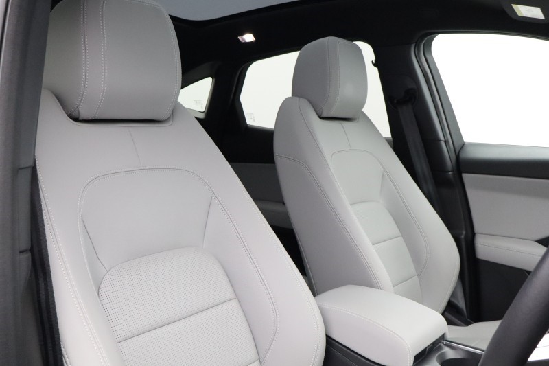 2024 (24) JAGUAR E-PACE 2.0 D200 R-Dynamic SE Black 5dr Auto 5328212