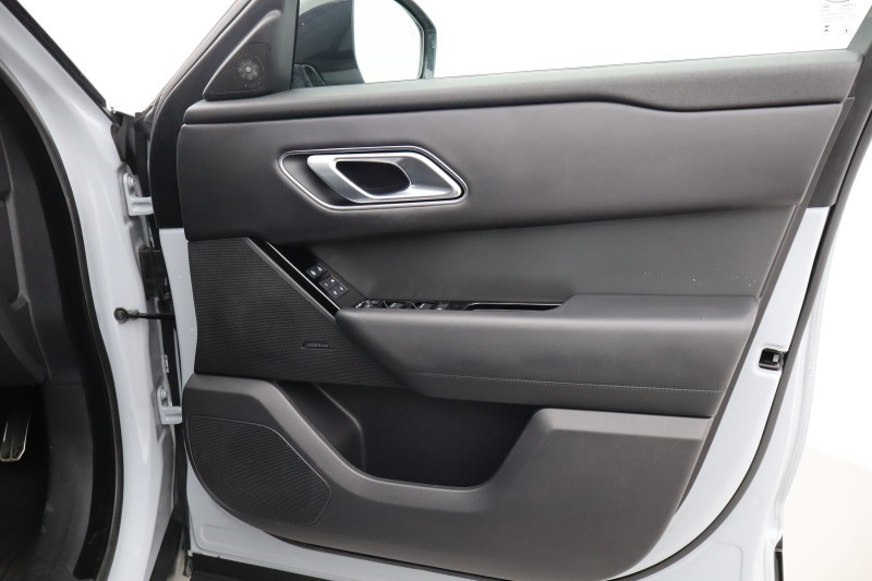 2024 (24) LAND ROVER RANGE ROVER VELAR 2.0 D200 MHEV Dynamic HSE 5dr Auto 5300830