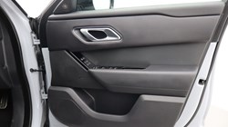2024 (24) LAND ROVER RANGE ROVER VELAR 2.0 D200 MHEV Dynamic HSE 5dr Auto 5300830
