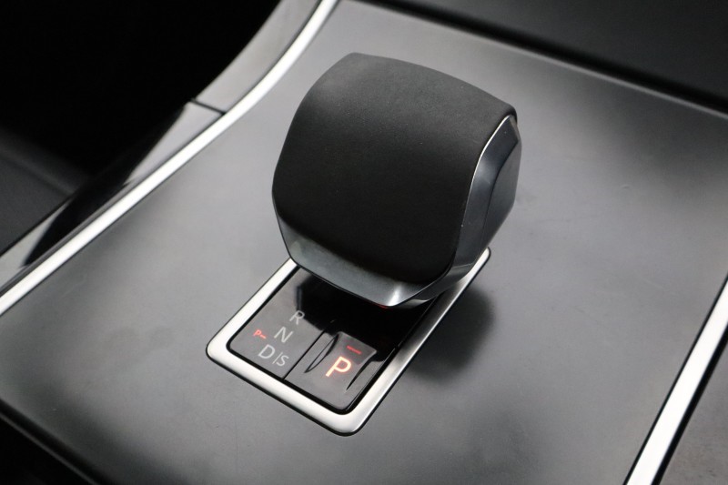 2024 (24) LAND ROVER RANGE ROVER VELAR 2.0 D200 MHEV Dynamic HSE 5dr Auto 5300855