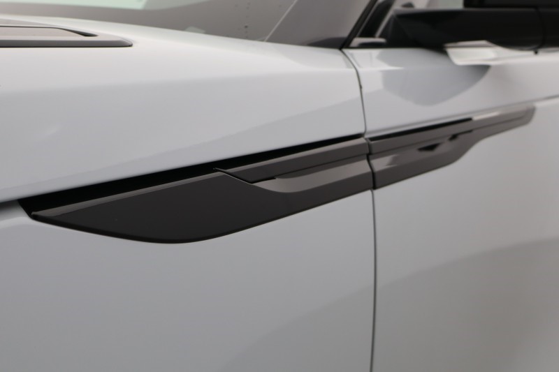 2024 (24) LAND ROVER RANGE ROVER VELAR 2.0 D200 MHEV Dynamic HSE 5dr Auto 5300808