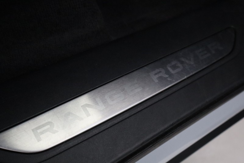 2024 (24) LAND ROVER RANGE ROVER VELAR 2.0 D200 MHEV Dynamic HSE 5dr Auto 5300837