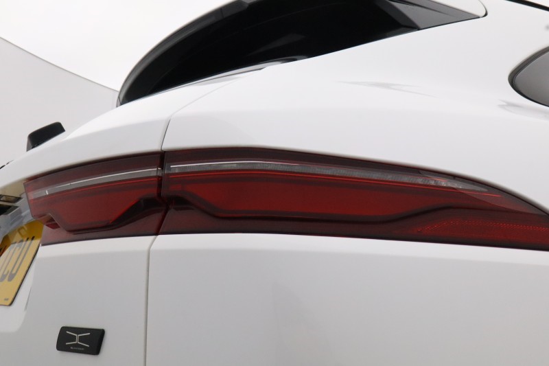 2024 (74) JAGUAR F-PACE 2.0 D200 R-Dynamic HSE Black 90th Anniv 5dr Auto 5305870