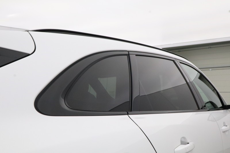 2024 (74) JAGUAR F-PACE 2.0 D200 R-Dynamic HSE Black 90th Anniv 5dr Auto 5305874