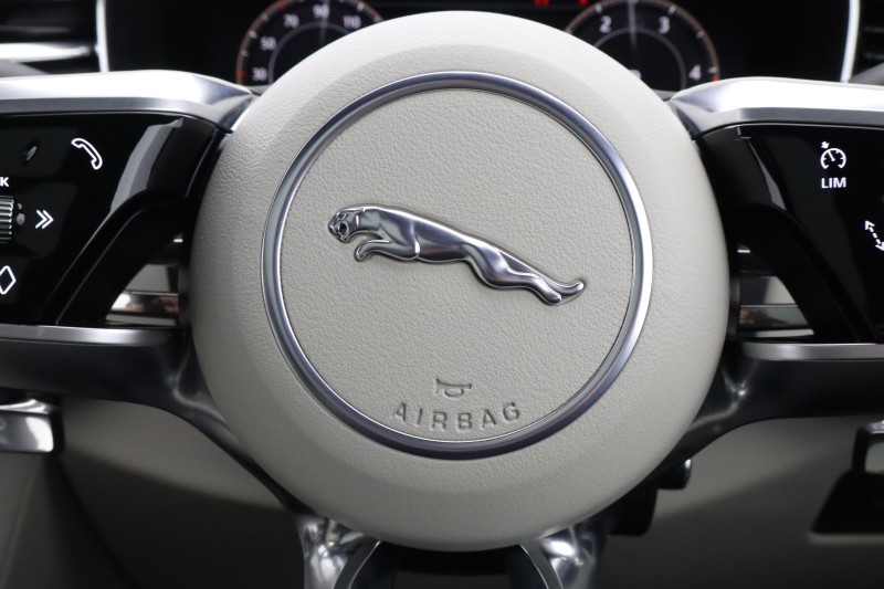 2024 (74) JAGUAR F-PACE 2.0 D200 R-Dynamic HSE Black 90th Anniv 5dr Auto 5305907