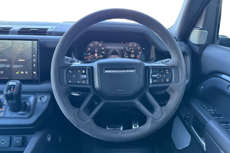 2024 (24) LAND ROVER DEFENDER 5.0 P500 V8 130 5dr Auto [8 Seat] 5371704