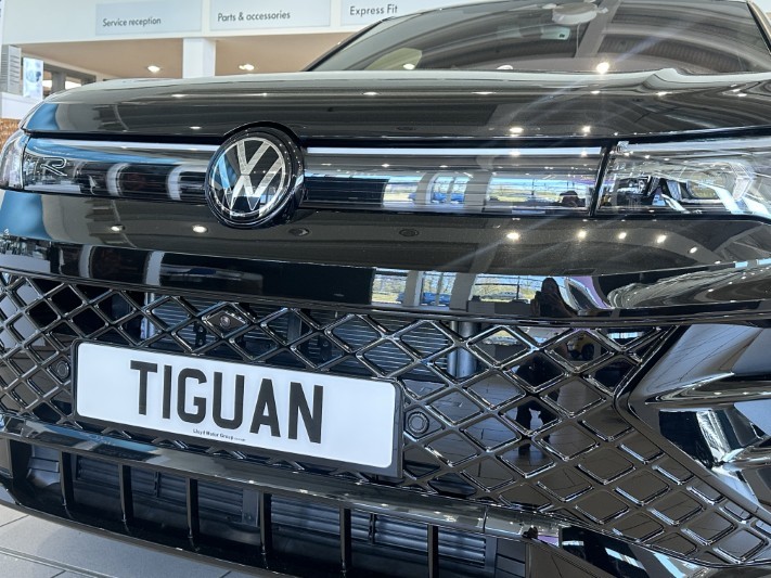  VOLKSWAGEN TIGUAN 2.0 TDI R-Line 5dr DSG 5323887