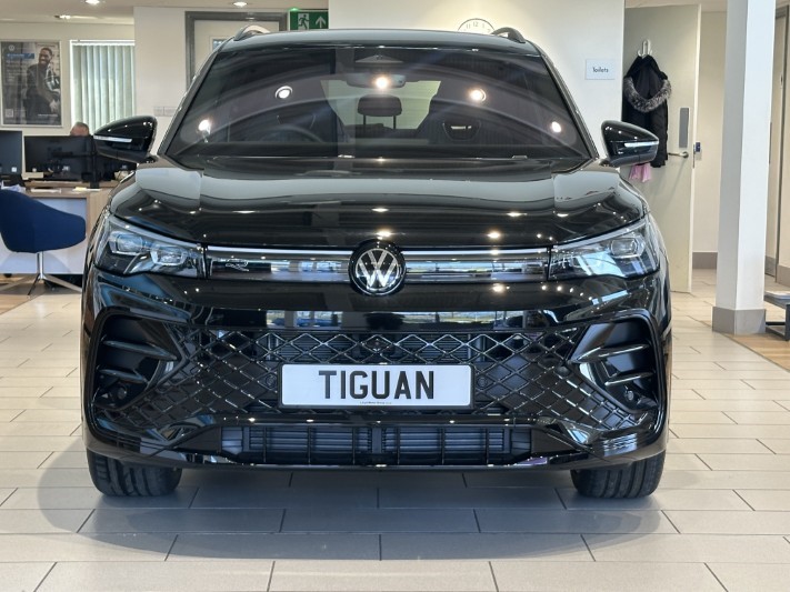  VOLKSWAGEN TIGUAN 2.0 TDI R-Line 5dr DSG 5323896