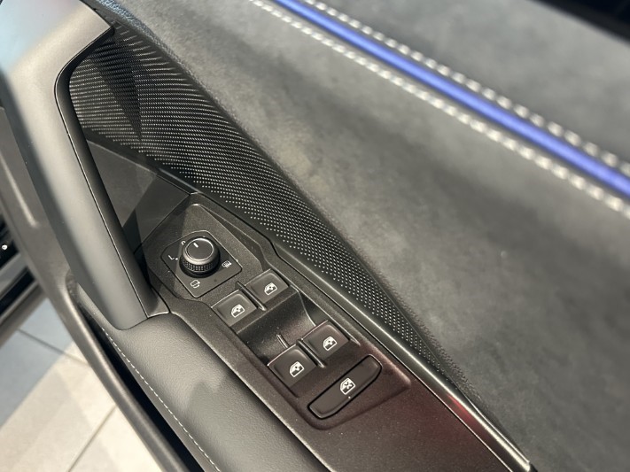  VOLKSWAGEN TIGUAN 2.0 TDI R-Line 5dr DSG 5323877