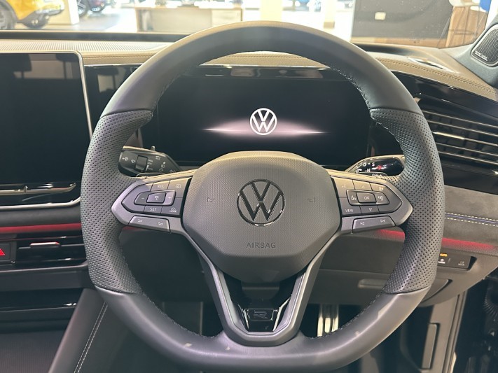  VOLKSWAGEN TIGUAN 2.0 TDI R-Line 5dr DSG 5323881