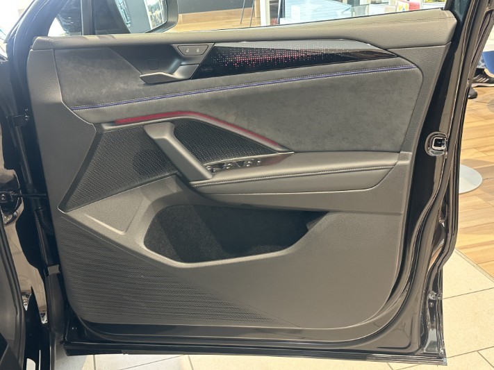  VOLKSWAGEN TIGUAN 2.0 TDI R-Line 5dr DSG 5323876